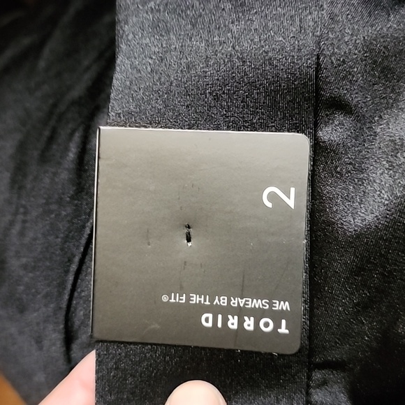 Torrid black full-length ruched front liquid leggings sizes 1 & 2 - Picture 7 of 10